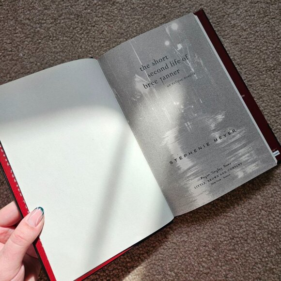 4/$40 The Short Second Life of Bree Tanner:‎ An Eclipse Novella - Hardcover - Picture 7 of 7